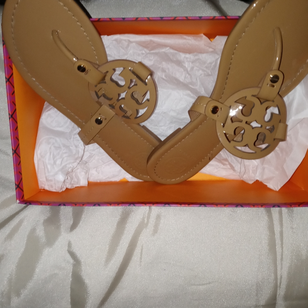 Tory Burch sander